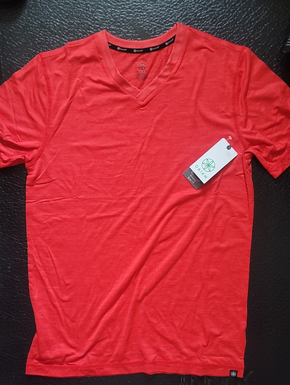 GAIAM Bright Red V-Neck Short Sleeve Tee T Shirt